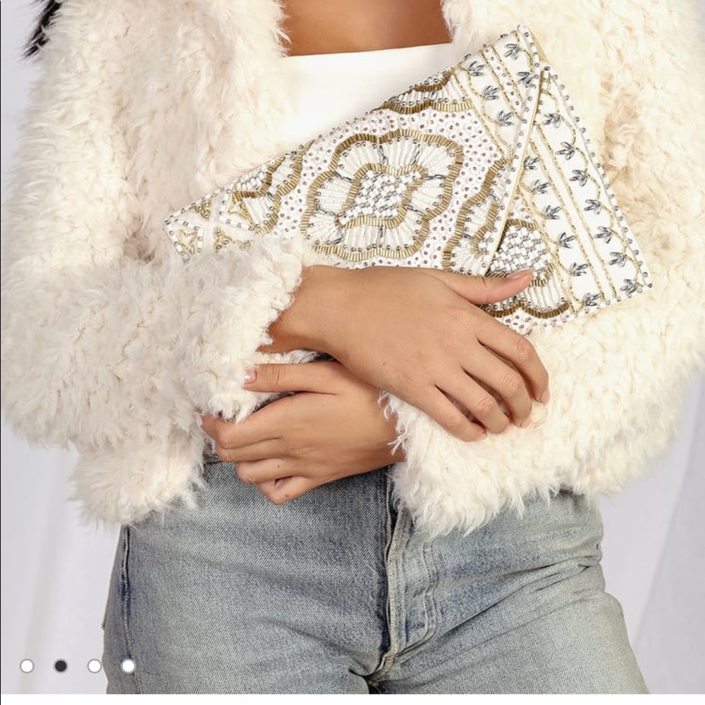 NWT Lulu white beaded clutch